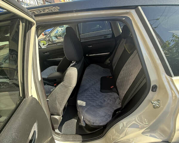 Сузуки Витара 2022 в Софіївська Борщагівка на Automoto.ua Белый Сузуки Витара, объемом двигателя 1.59 л и пробегом 68 тыс. км за 20500 $, фото 6 на Automoto.ua