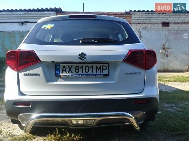 Белый Сузуки Витара, объемом двигателя 1.59 л и пробегом 12 тыс. км за 19375 $, фото 6 на Automoto.ua