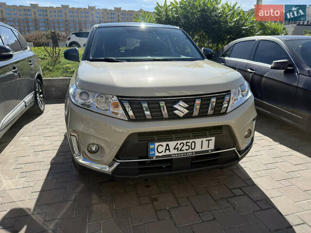 Сузуки Витара 2022 в Софіївська Борщагівка на Automoto.ua Белый Сузуки Витара, объемом двигателя 1.59 л и пробегом 68 тыс. км за 20500 $, фото 10 на Automoto.ua