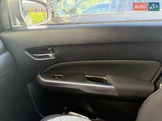 Сузуки Витара 2022 в Софіївська Борщагівка на Automoto.ua Белый Сузуки Витара, объемом двигателя 1.59 л и пробегом 68 тыс. км за 20500 $, фото 7 на Automoto.ua