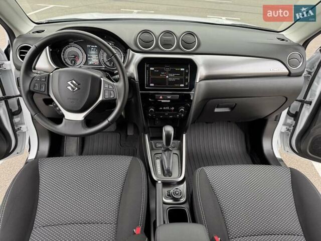 Білий Сузукі Вітара, об'ємом двигуна 1.59 л та пробігом 20 тис. км за 22500 $, фото 49 на Automoto.ua