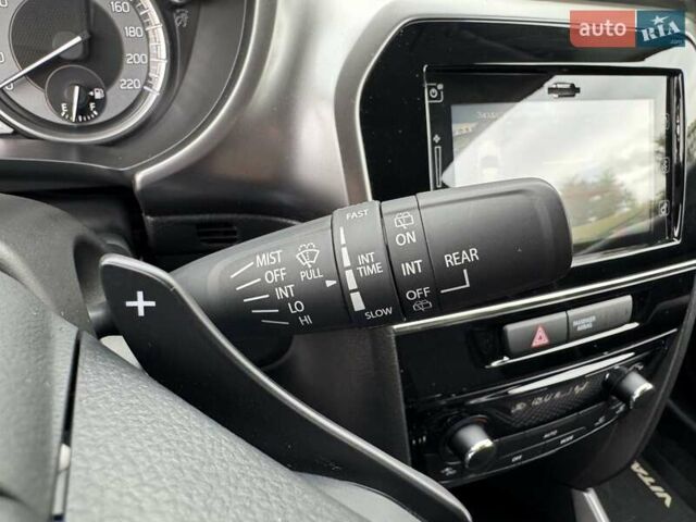 Белый Сузуки Витара, объемом двигателя 1.59 л и пробегом 20 тыс. км за 23000 $, фото 49 на Automoto.ua
