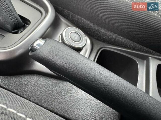 Білий Сузукі Вітара, об'ємом двигуна 1.59 л та пробігом 20 тис. км за 22500 $, фото 36 на Automoto.ua