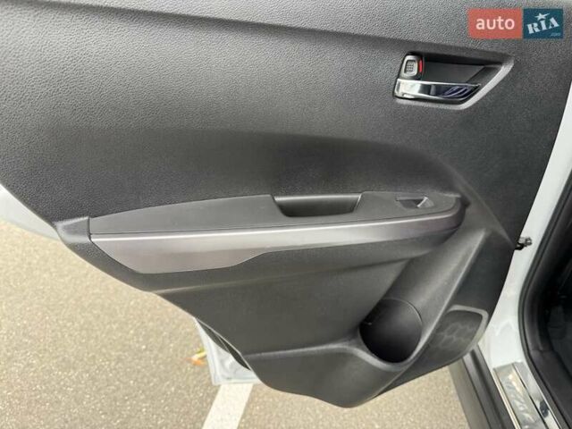 Білий Сузукі Вітара, об'ємом двигуна 1.59 л та пробігом 20 тис. км за 22500 $, фото 46 на Automoto.ua