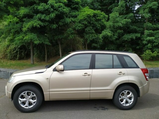 Бежевый Сузуки Витара, объемом двигателя 0 л и пробегом 213 тыс. км за 7200 $, фото 1 на Automoto.ua