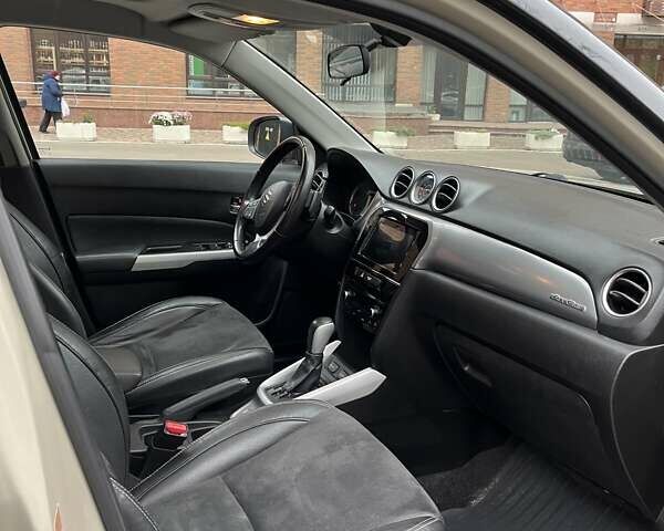 Бежевый Сузуки Витара, объемом двигателя 1.59 л и пробегом 175 тыс. км за 16000 $, фото 15 на Automoto.ua