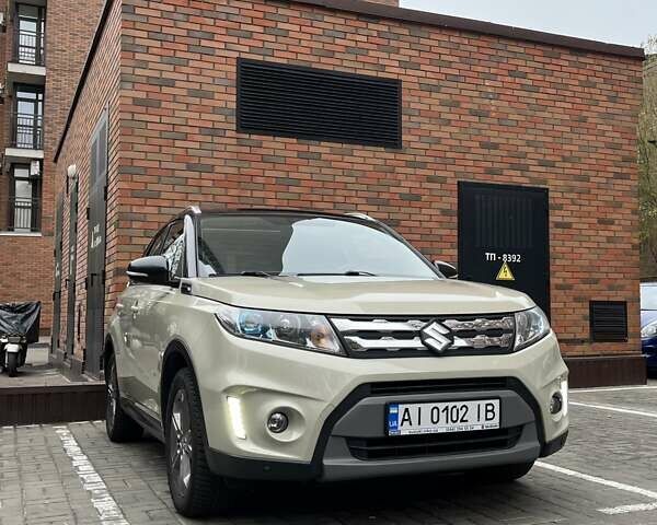 Бежевый Сузуки Витара, объемом двигателя 1.59 л и пробегом 175 тыс. км за 16000 $, фото 3 на Automoto.ua