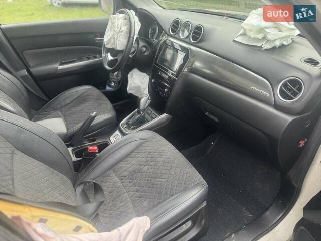 Бежевий Сузукі Вітара, об'ємом двигуна 1 л та пробігом 20 тис. км за 5300 $, фото 8 на Automoto.ua