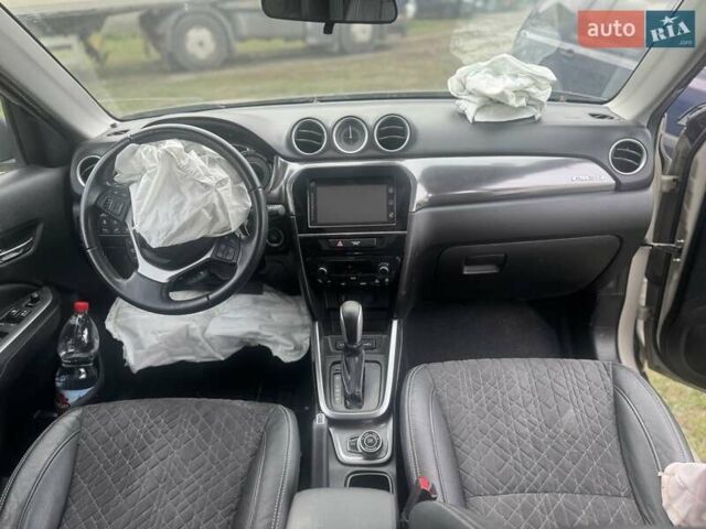 Бежевий Сузукі Вітара, об'ємом двигуна 1 л та пробігом 20 тис. км за 5300 $, фото 6 на Automoto.ua
