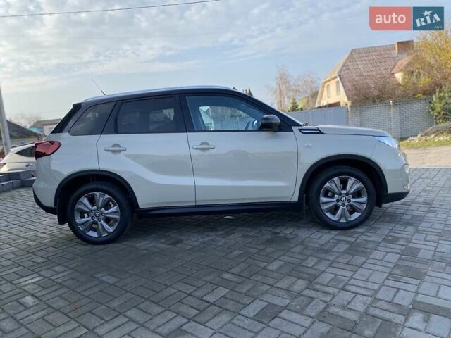 Бежевый Сузуки Витара, объемом двигателя 1.37 л и пробегом 22 тыс. км за 19600 $, фото 3 на Automoto.ua