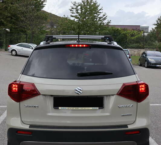 Бежевий Сузукі Вітара, об'ємом двигуна 1.37 л та пробігом 86 тис. км за 20500 $, фото 11 на Automoto.ua