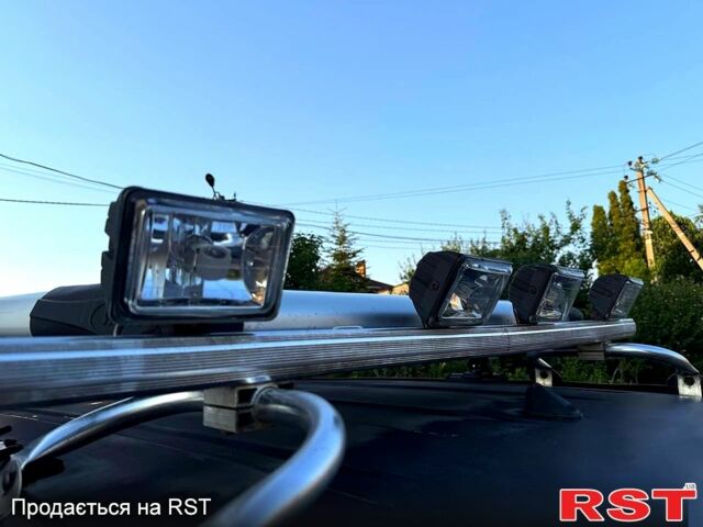 Черный Сузуки Витара, объемом двигателя 1.6 л и пробегом 185 тыс. км за 3500 $, фото 7 на Automoto.ua