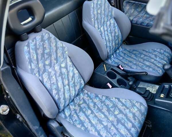 Черный Сузуки Витара, объемом двигателя 1.6 л и пробегом 185 тыс. км за 5500 $, фото 6 на Automoto.ua