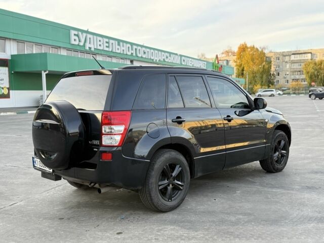 Черный Сузуки Витара, объемом двигателя 2.7 л и пробегом 225 тыс. км за 6500 $, фото 4 на Automoto.ua