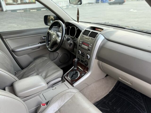 Черный Сузуки Витара, объемом двигателя 2.7 л и пробегом 225 тыс. км за 6500 $, фото 9 на Automoto.ua