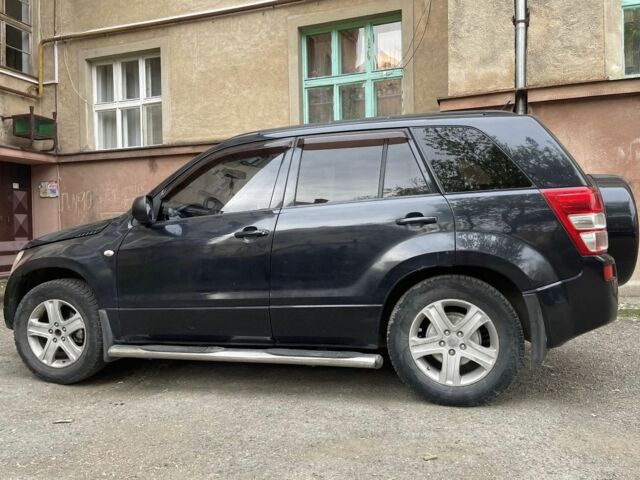 Черный Сузуки Витара, объемом двигателя 2 л и пробегом 250 тыс. км за 5905 $, фото 3 на Automoto.ua