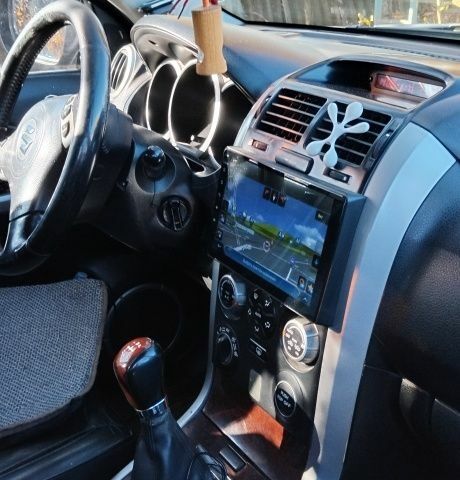 Черный Сузуки Витара, объемом двигателя 2 л и пробегом 250 тыс. км за 5905 $, фото 1 на Automoto.ua