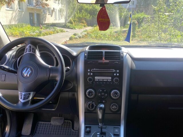 Черный Сузуки Витара, объемом двигателя 2 л и пробегом 131 тыс. км за 8500 $, фото 11 на Automoto.ua