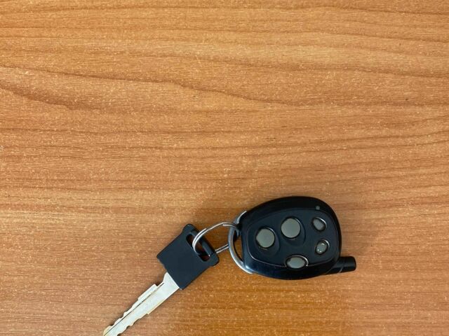 Черный Сузуки Витара, объемом двигателя 2 л и пробегом 131 тыс. км за 8500 $, фото 16 на Automoto.ua