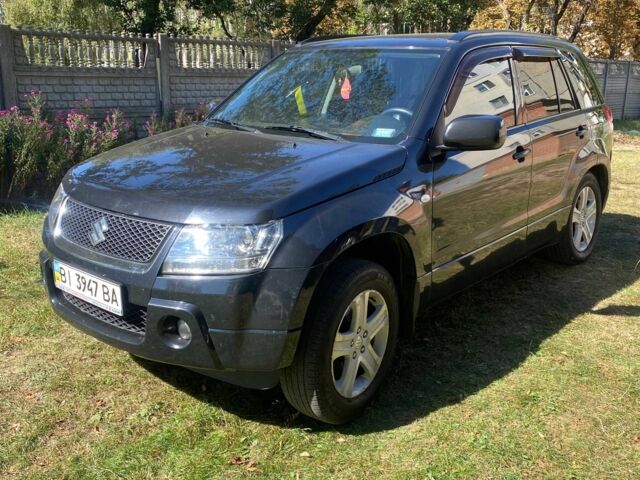 Черный Сузуки Витара, объемом двигателя 2 л и пробегом 131 тыс. км за 8500 $, фото 2 на Automoto.ua