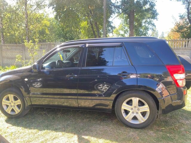 Черный Сузуки Витара, объемом двигателя 2 л и пробегом 131 тыс. км за 8500 $, фото 7 на Automoto.ua