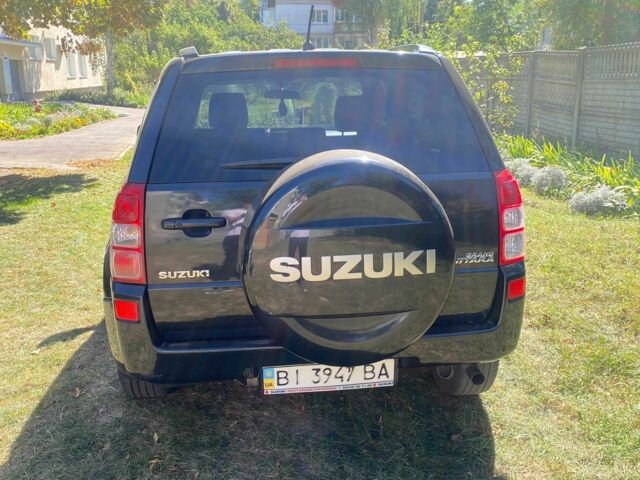 Черный Сузуки Витара, объемом двигателя 2 л и пробегом 131 тыс. км за 8500 $, фото 5 на Automoto.ua