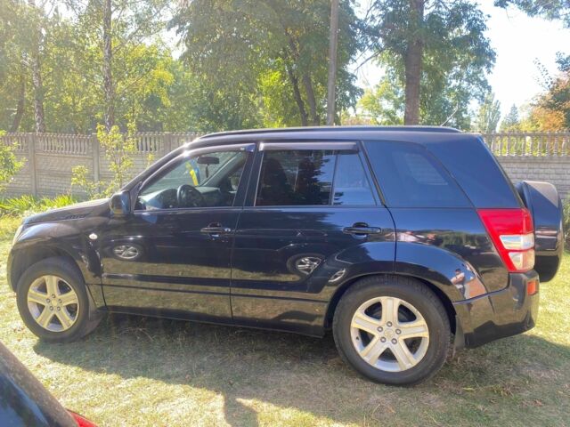 Черный Сузуки Витара, объемом двигателя 2 л и пробегом 131 тыс. км за 8500 $, фото 8 на Automoto.ua