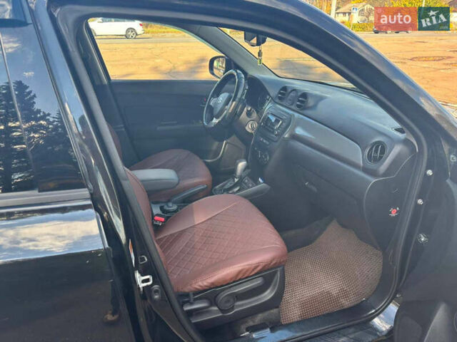 Черный Сузуки Витара, объемом двигателя 1.59 л и пробегом 90 тыс. км за 12500 $, фото 6 на Automoto.ua