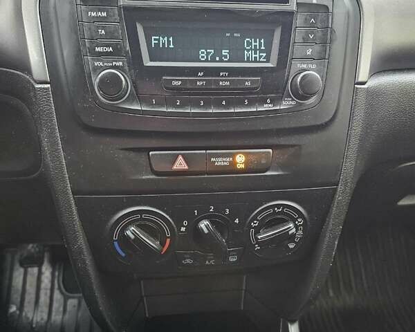 Черный Сузуки Витара, объемом двигателя 1.59 л и пробегом 158 тыс. км за 5700 $, фото 18 на Automoto.ua