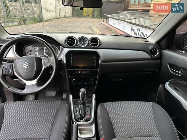 Сузуки Витара 2017 в Киеве на Automoto.ua Черный Сузуки Витара, объемом двигателя 1.6 л и пробегом 95 тыс. км за 16199 $, фото 12 на Automoto.ua