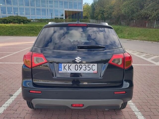 Черный Сузуки Витара, объемом двигателя 1.6 л и пробегом 108 тыс. км за 8400 $, фото 2 на Automoto.ua