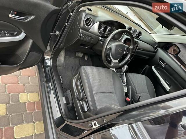 Сузуки Витара 2017 в Киеве на Automoto.ua Черный Сузуки Витара, объемом двигателя 1.6 л и пробегом 95 тыс. км за 16199 $, фото 8 на Automoto.ua