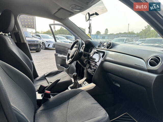 Черный Сузуки Витара, объемом двигателя 1.59 л и пробегом 130 тыс. км за 14900 $, фото 22 на Automoto.ua