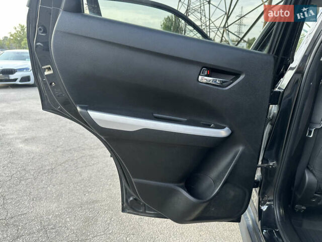Черный Сузуки Витара, объемом двигателя 1.59 л и пробегом 130 тыс. км за 14900 $, фото 16 на Automoto.ua