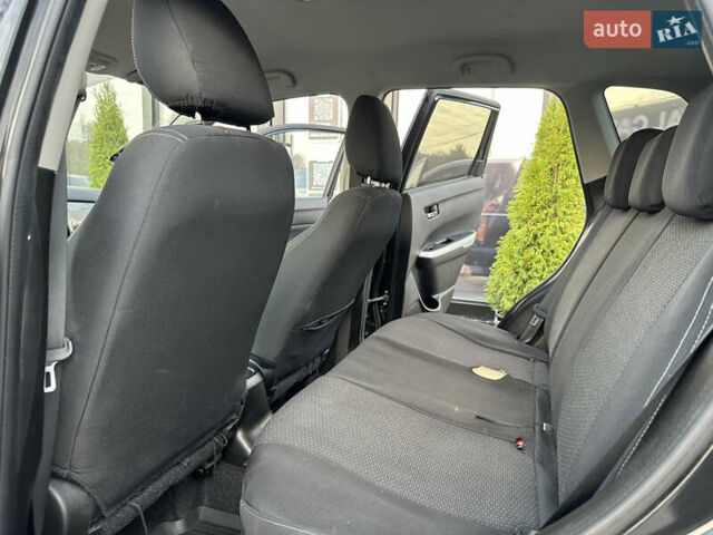 Черный Сузуки Витара, объемом двигателя 1.59 л и пробегом 130 тыс. км за 14900 $, фото 15 на Automoto.ua