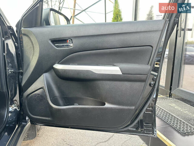 Черный Сузуки Витара, объемом двигателя 1.59 л и пробегом 130 тыс. км за 14900 $, фото 24 на Automoto.ua