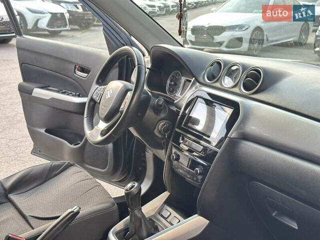 Черный Сузуки Витара, объемом двигателя 1.59 л и пробегом 130 тыс. км за 14900 $, фото 23 на Automoto.ua