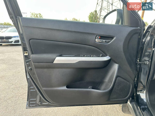 Черный Сузуки Витара, объемом двигателя 1.59 л и пробегом 130 тыс. км за 14900 $, фото 14 на Automoto.ua