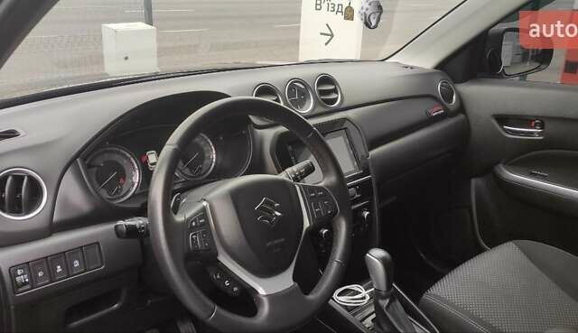 Черный Сузуки Витара, объемом двигателя 1 л и пробегом 100 тыс. км за 15500 $, фото 2 на Automoto.ua