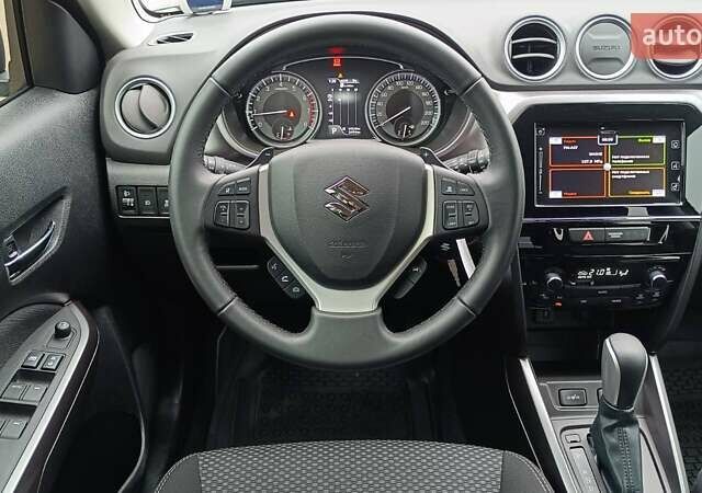 Черный Сузуки Витара, объемом двигателя 1.37 л и пробегом 2 тыс. км за 21501 $, фото 8 на Automoto.ua