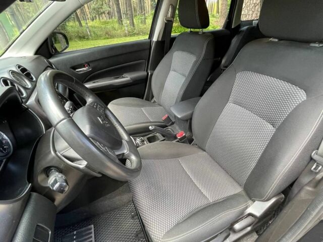 Сузуки Витара 2020 в Киеве на Automoto.ua Черный Сузуки Витара, объемом двигателя 1.6 л и пробегом 116 тыс. км за 21999 $, фото 6 на Automoto.ua