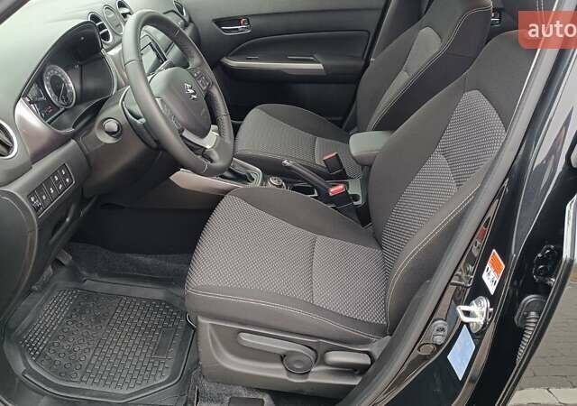 Черный Сузуки Витара, объемом двигателя 1.37 л и пробегом 2 тыс. км за 21501 $, фото 10 на Automoto.ua