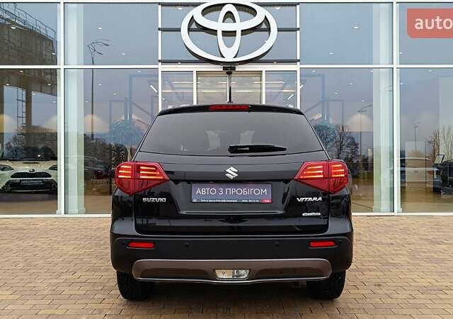 Черный Сузуки Витара, объемом двигателя 1.37 л и пробегом 2 тыс. км за 21501 $, фото 3 на Automoto.ua