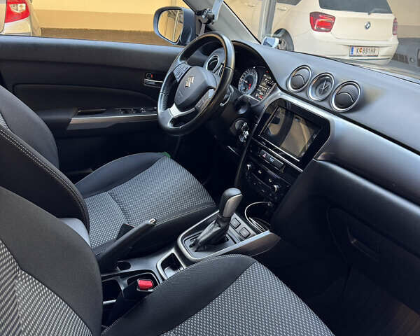 Черный Сузуки Витара, объемом двигателя 1.59 л и пробегом 136 тыс. км за 16091 $, фото 5 на Automoto.ua