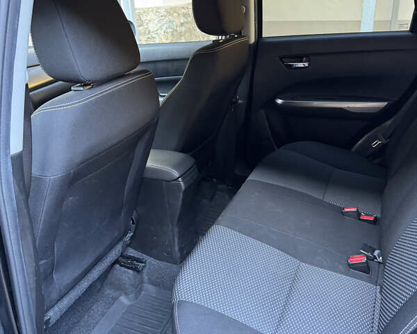 Черный Сузуки Витара, объемом двигателя 1.59 л и пробегом 136 тыс. км за 16091 $, фото 7 на Automoto.ua