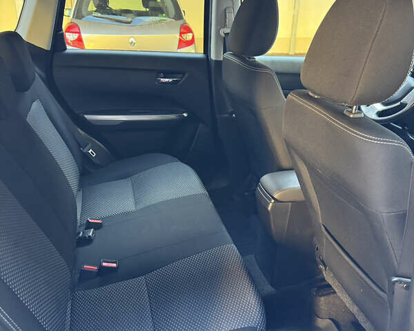 Черный Сузуки Витара, объемом двигателя 1.59 л и пробегом 136 тыс. км за 16091 $, фото 8 на Automoto.ua