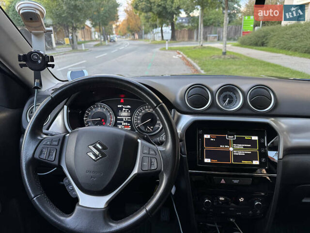 Черный Сузуки Витара, объемом двигателя 1.59 л и пробегом 136 тыс. км за 16091 $, фото 4 на Automoto.ua