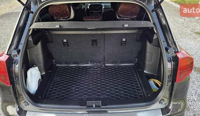 Черный Сузуки Витара, объемом двигателя 1.59 л и пробегом 36 тыс. км за 19000 $, фото 12 на Automoto.ua