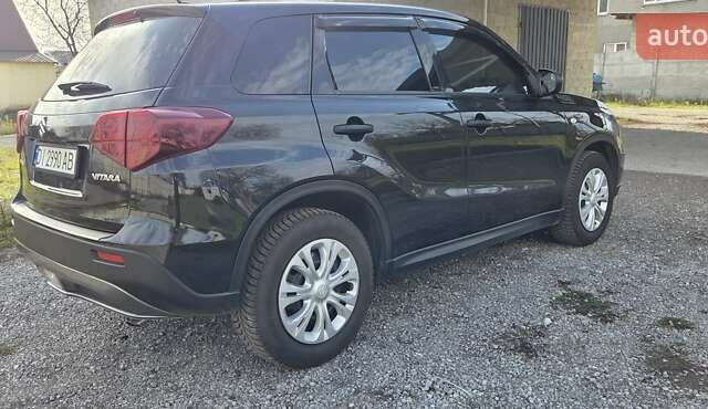 Черный Сузуки Витара, объемом двигателя 1.59 л и пробегом 36 тыс. км за 19000 $, фото 4 на Automoto.ua
