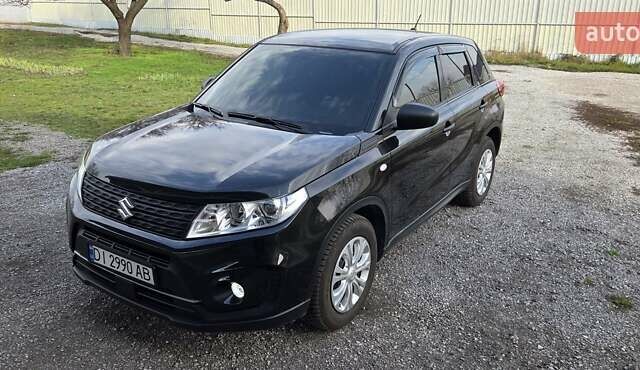 Черный Сузуки Витара, объемом двигателя 1.59 л и пробегом 36 тыс. км за 19000 $, фото 8 на Automoto.ua